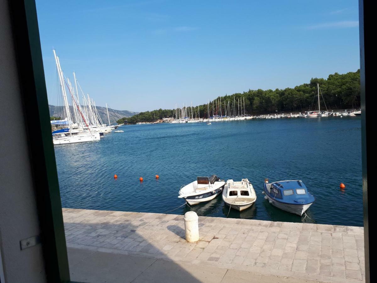 House At The Seafront Apartment Stari Grad  Exterior photo
