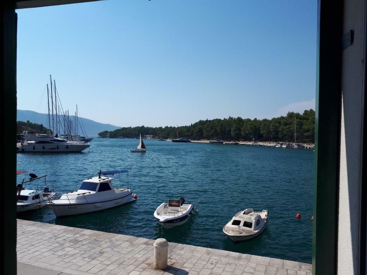House At The Seafront Apartment Stari Grad  Exterior photo