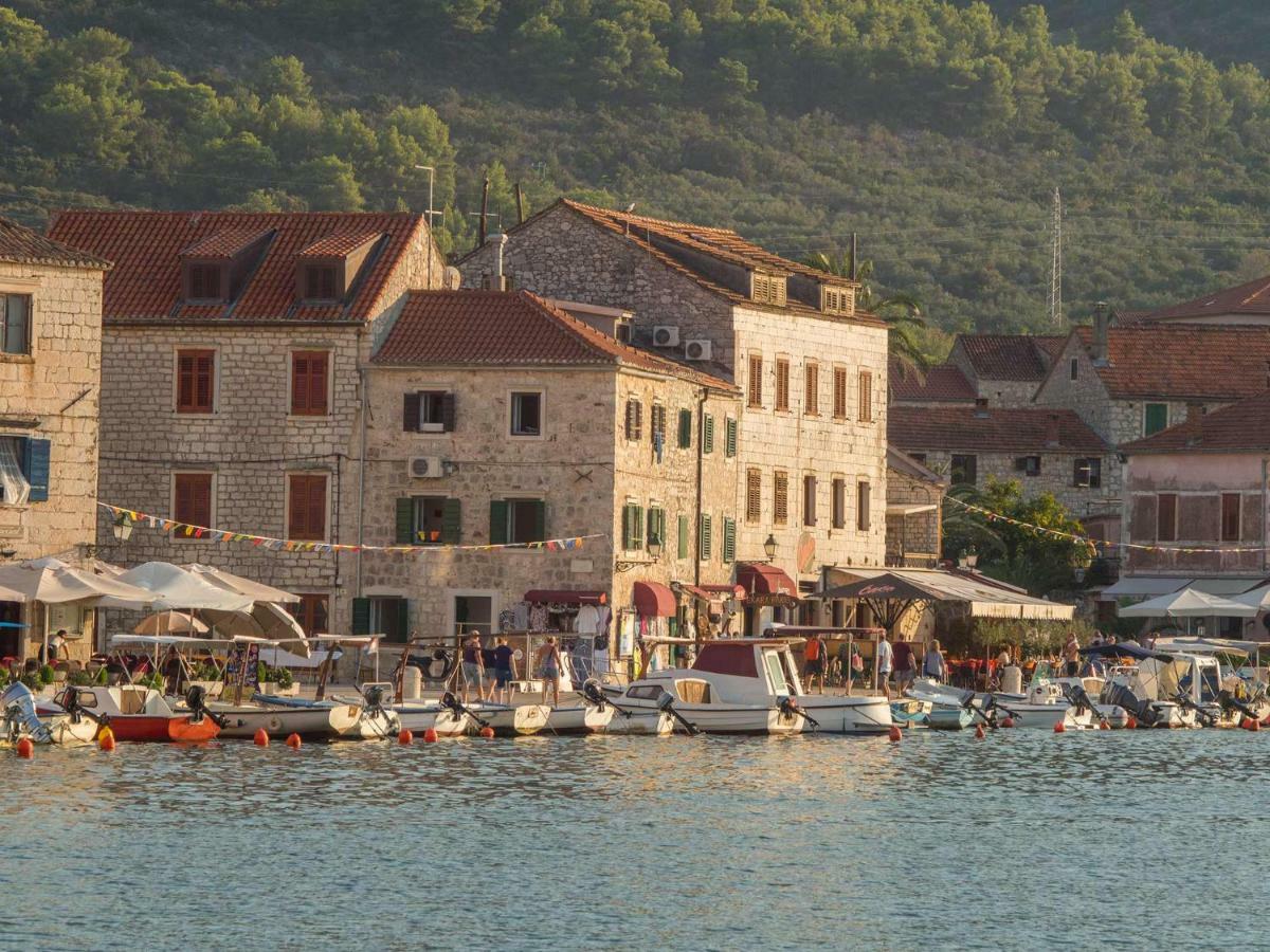 House At The Seafront Apartment Stari Grad  Exterior photo